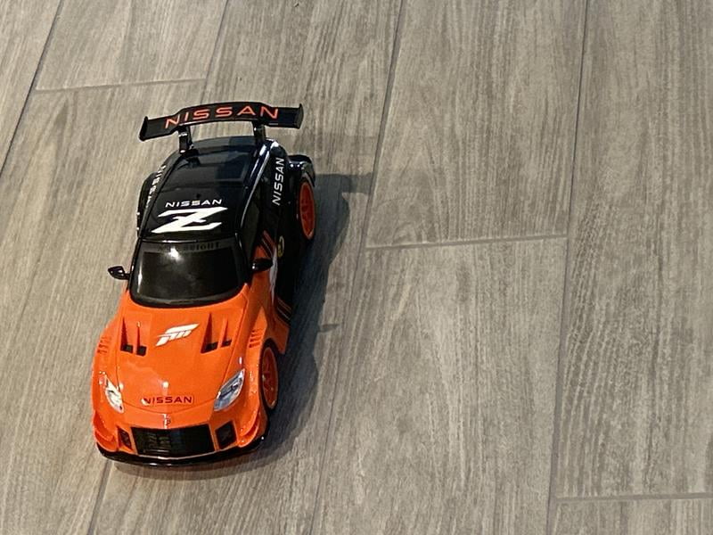New Bright (1:16) Forza Nissan Z Battery Remote Control Sports Car