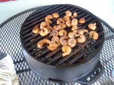 LODGE Griglia Rotonda In Ghisa Kickoff Grill 30,5 Cm – Barbecue Portatile, Stagionata, Made In USA