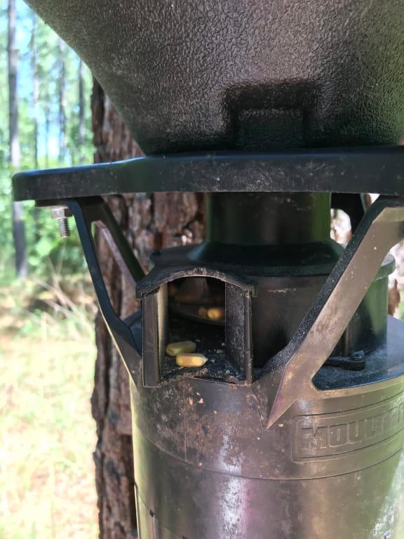 Moultrie Mfg 13076 Hanging Deer Feeder 15 Gallons Directional