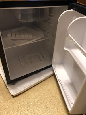 magic chef mini fridge model mcbr270b