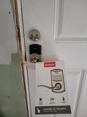 Kwikset 917 Keyless Entry Keypad Door Lock with Digital Handle and