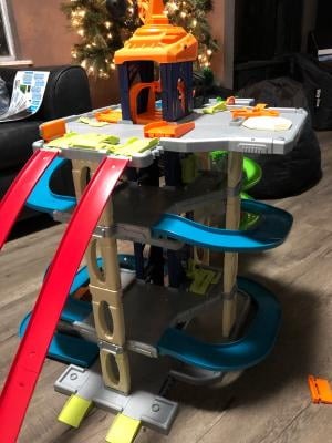 hot wheels ultimate dino city garage