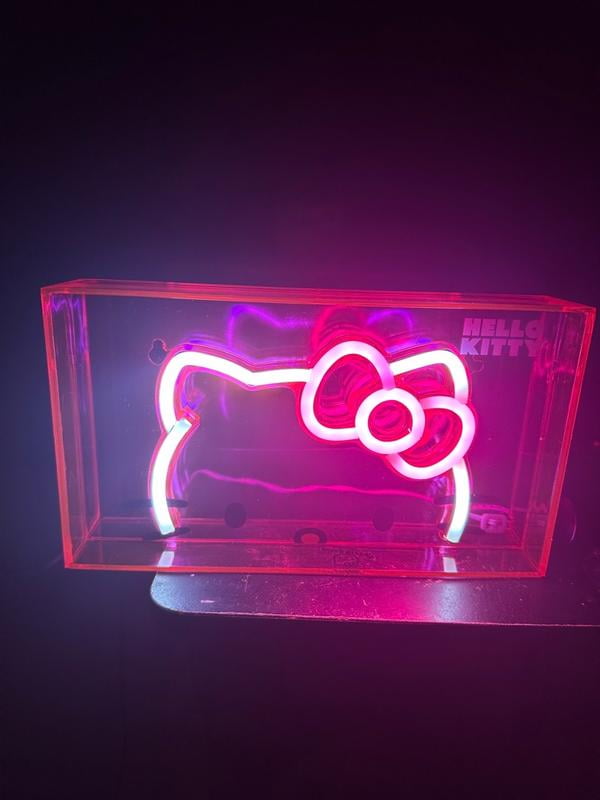 Hello Kitty 9
