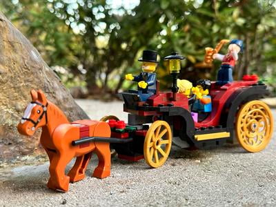 LEGO Wintertime Carriage Ride 40603, 153 Piece Building Set