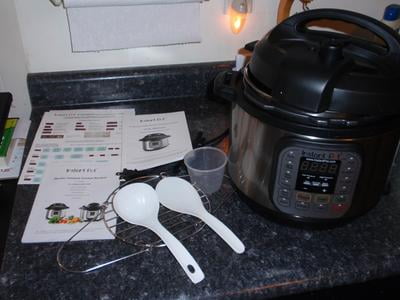 Instant Pot® Duo™ 8-quart Multi-Use Pressure Cooker, V5
