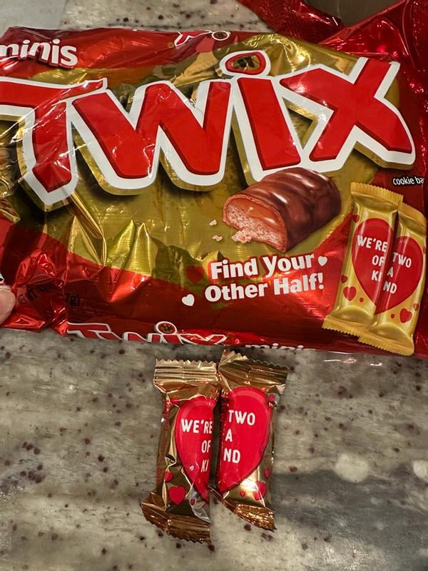 TWIX, Mini Caramel Chocolate Cookie Candy Bars, 2.43 oz - Walmart.com