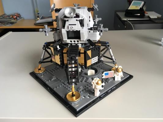 Lego lunar lander walmart new arrivals