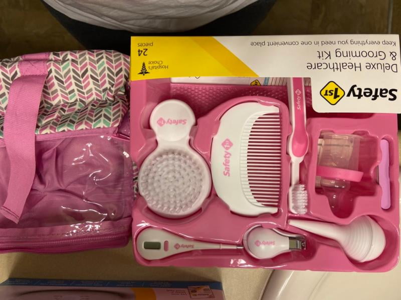 Safety 1st deluxe healthcare cheap & grooming kit pink