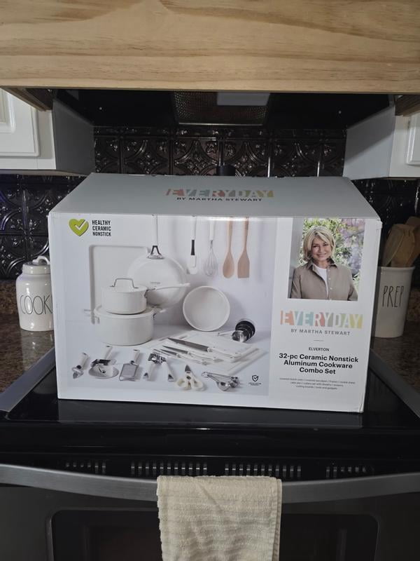 Customer reviews for Martha Stewart Everyday Elverton 32-Piece Non