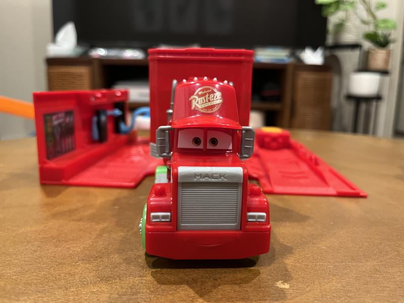 Mattel Disney Pixar Cars Glow Racers Transforming Mack Playset