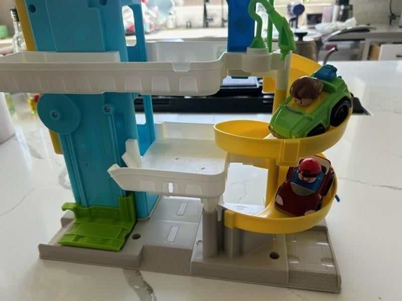 Test du garage Fisher-Price Little People FHG50 pour enfants Test du garage Fisher-Price Little People FHG50 pour enfants