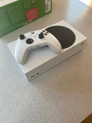 XBOX, All Digital Gaming Console, 512GB SSD, White - Walmart.com