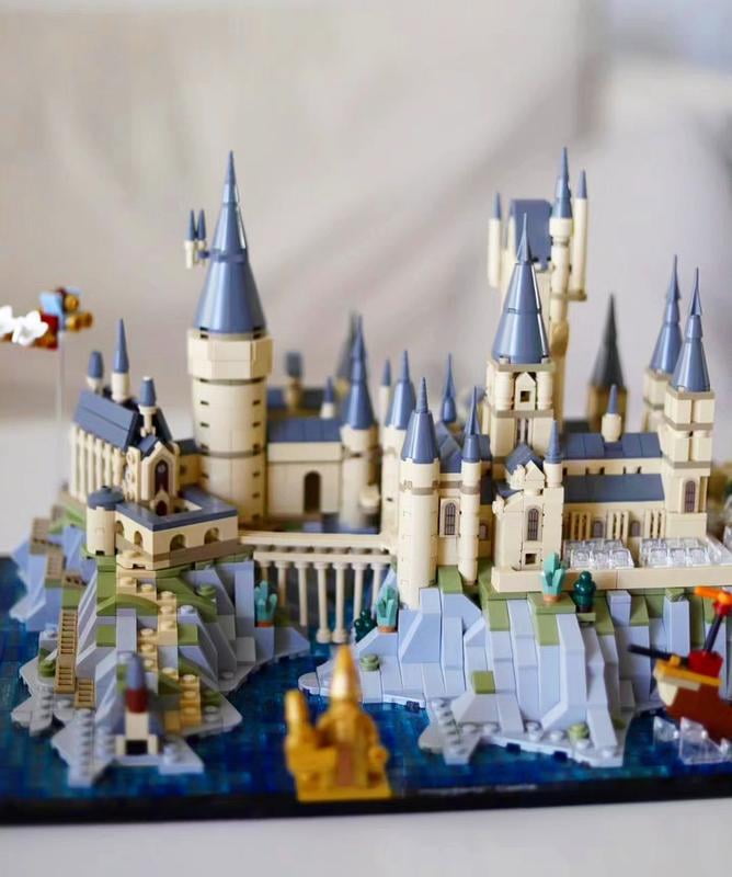 Free Shipping! LEGO Hogwarts Castle and Grounds 76419 building set