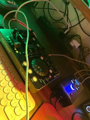 DJ-Tech - MIX-101 - All-in-One Style USB MIDI Controller w