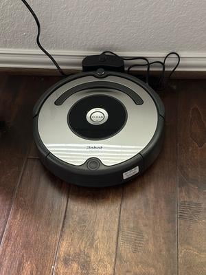 iRobot Roomba 630 Cleaner For Pet Hair - Manufacturer Certified
