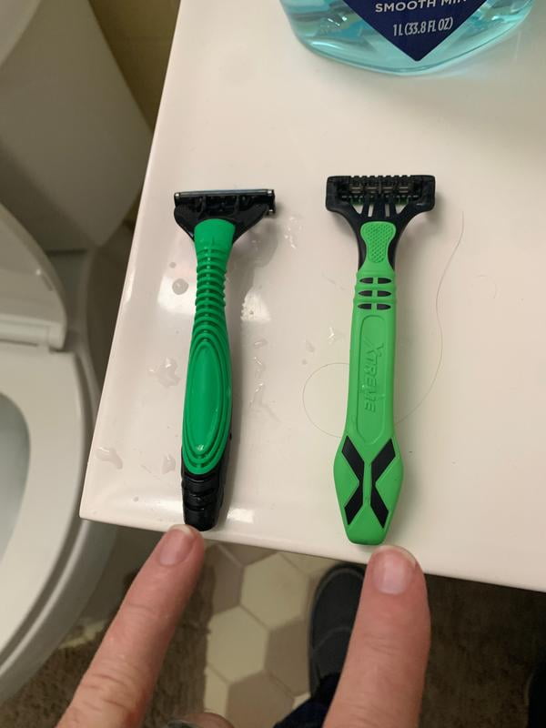 Schick Xtreme3 Sensitive Disposable Razors for Men, 20 ct