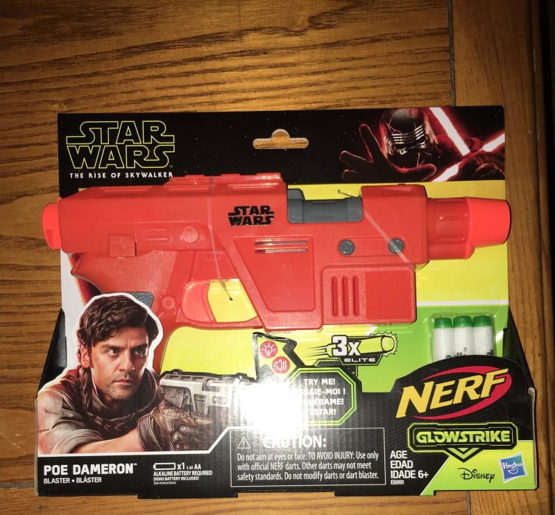 Star Wars Nerf Poe Dameron Blaster, Includes Glow-in-the