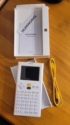 NumWorks Graphing Calculator - Walmart.com