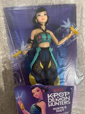 KPop Demon Hunters HUNTR/X Zoey Fashion Doll in Removable Look