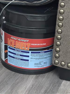 Road Runner Premium Blend Ice Melt, Safe for Sidewalks and Outdoor