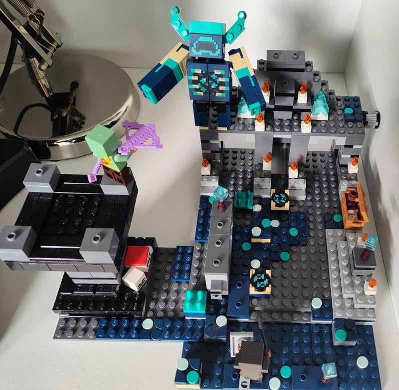 Set LEGO Minecraft La Batalla en la Oscuridad Profunda 21246
