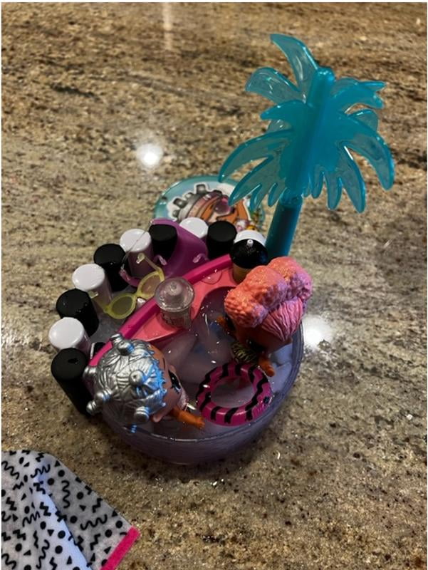 LOL Surprise OMG House of Surprises Hot Tub Playset With Yacht