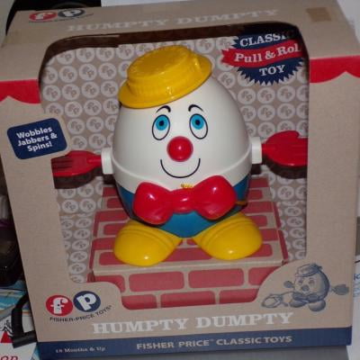 humpty dumpty pull toy