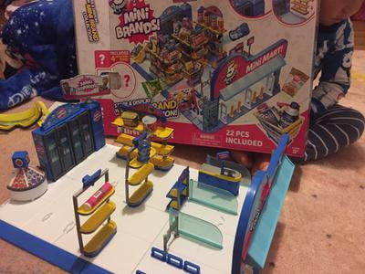 Mini Brands Series 2 Electronic Mini Mart with 4 Mystery Mini Brands  Playset by ZURU