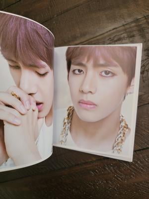 BTS - O!Rul8 2? - KPOP Album with 72-page booklet, two photocards