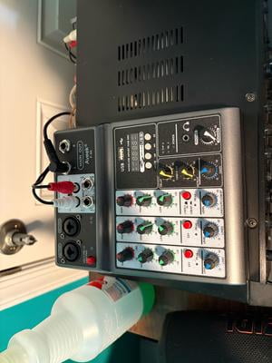 Aveek 4-Kanal Audio Mixer, Mixing Sound Board mit USB Bluetooth Reverb Delay Effekt, 48 V Eingang, Phantomspeisung Stereo DJ Mixer für Aufnahme, Live Streaming