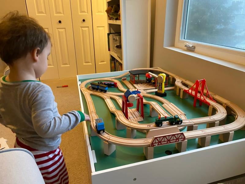 melissa and doug 130 piece train set