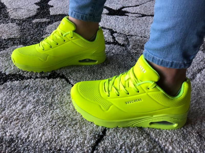 uno neon nights skechers