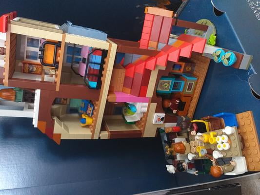LEGO Harry Potter Magical Battle Attack on the Burrow 75980