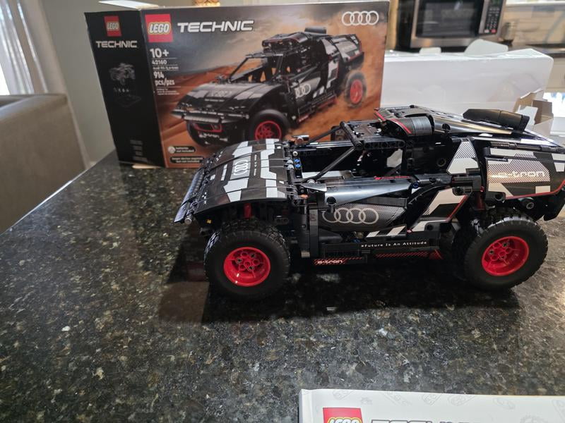 Free Shipping! LEGO Technic Audi RS Q e-tron 42160 Building Kit