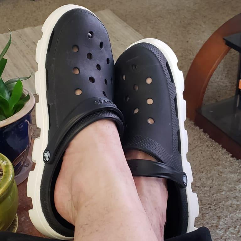 crocs duet sport clog