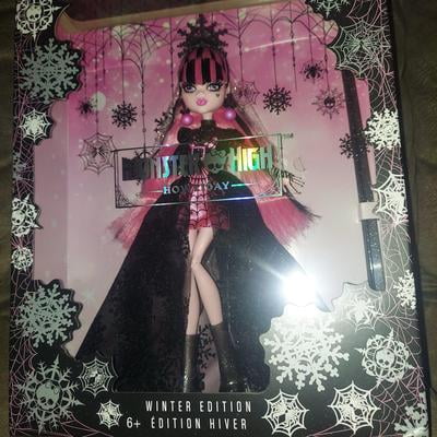 モンスターハイ　Howliday Winter Edition ドラキュローラ Monster High Howliday Draculaura Doll, Special Winter