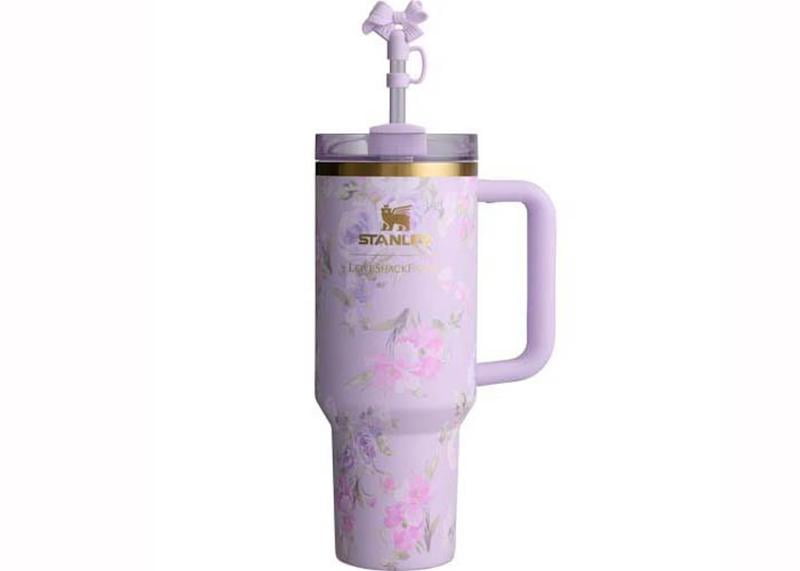 STANLEY love shack fancy 花柄 水筒　タンブラー The Stanley X LoveShackFancy Holiday Quencher | 20 OZ Rosa Beaux