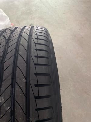 Dunlop Conquest Sport A/S UHP All Season 225/50R17 94W Passenger