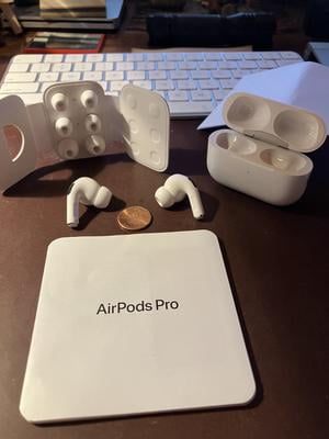 Apple AirPods Pro (2nd Generation) with MagSafe Wireless Apple AirPods Pro (2nd Generation) with MagSafe Wireless