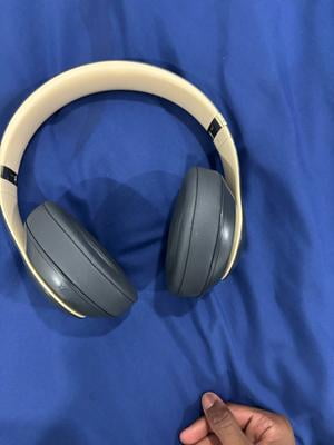 美品　BEATS STUDIO3 Beats Studio3 Wireless Noise Cancelling Over-Ear Headphones