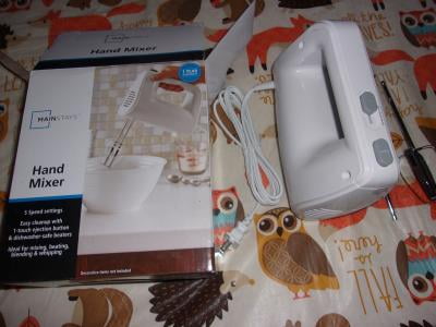 Mainstays 5-Speed 150-Watts Hand Mixer with Chrome Beaters, Mint 