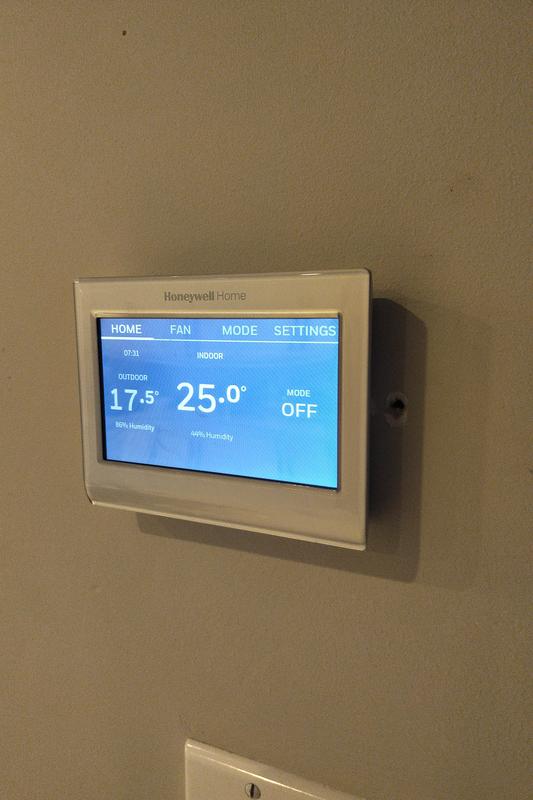 google home hub honeywell