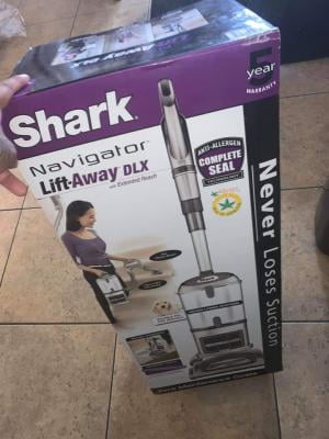 Shark Navigator Lift-Away DLX Vacuum Cleaner