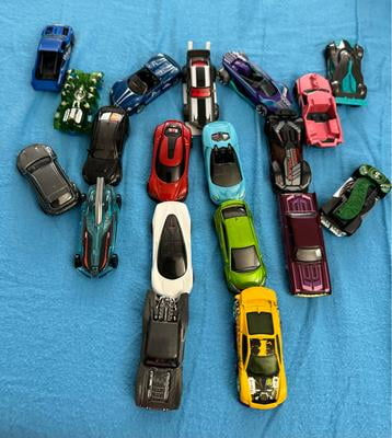 Hot Wheels ミニカー 20 セット Amazon.com: Hot Wheels Toy Cars & Trucks 20 Pack, Set of 20