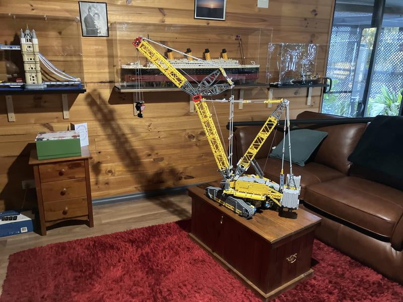 LEGO Technic Liebherr Crawler Crane LR 13000 42146 Electric