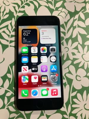 Apple iPhone 6, 32GB, Space Gray, Refurbished, Straight Talk