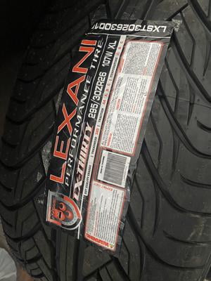【LEXANI LX-THIRTY 295/30ZR26】夏タイヤ【LEXANI 26インチ 10J5HPCD150+5】バリ溝 ランクル タンドラ セコイア等　(MTE419MY) Lexani LX-THIRTY 295/30R26 Performance Tire, All-Season, High