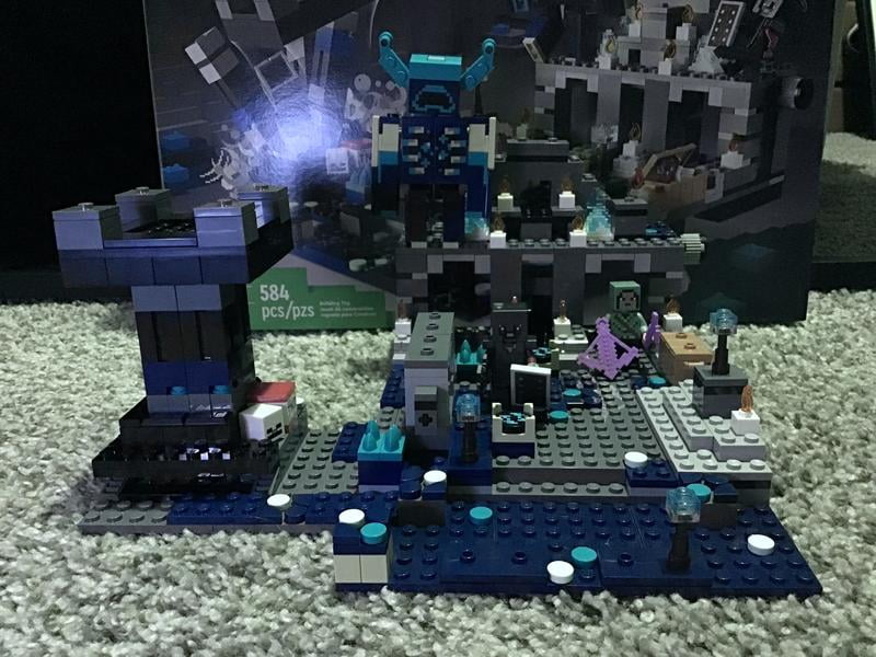 Minecraft The Deep Dark Battle 21246 Building Toy Set (584 Pieces) shops