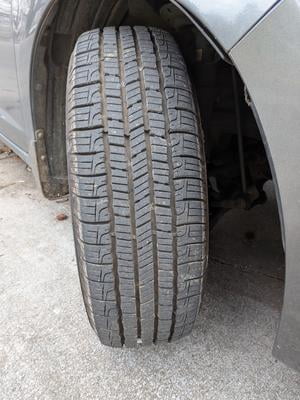 Goodyear Reliant All-Season Tire 195/60R15 88V Fits Ford Focus SE