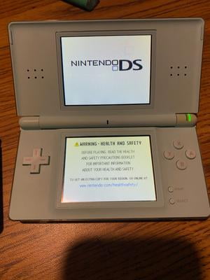 Nintendo DS Lite Ice Blue, Touchscreen, Microphone, Wi-Fi, Plays